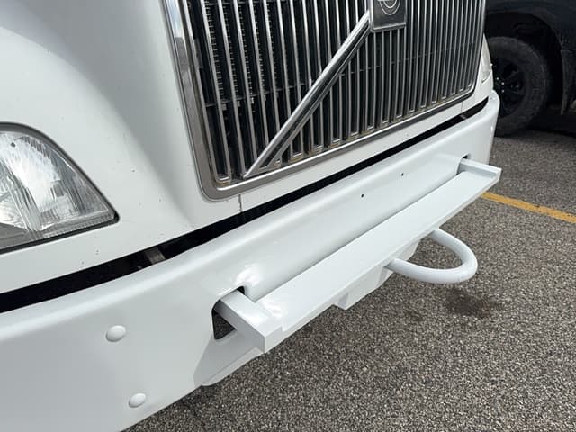 Image of Volvo VN equipment image 3