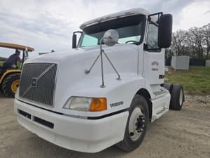 1999 Volvo VN Image