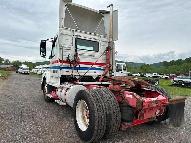 Image of Volvo VN equipment image 2