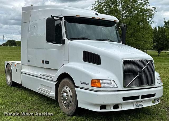 Image of Volvo VNL equipment image 2