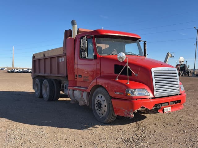 Image of Volvo VNL42T equipment image 1