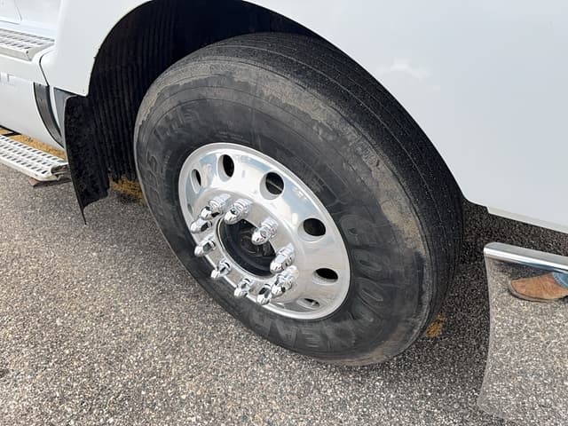 Image of Volvo VNL64T equipment image 4