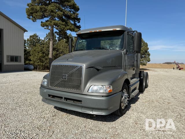 Image of Volvo VNL64T equipment image 2