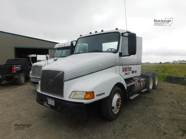 Image of Volvo VNL64T300 equipment image 1