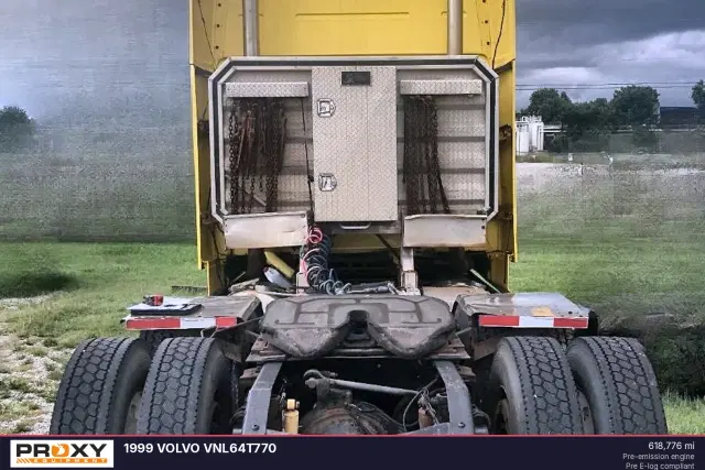 Image of Volvo VNL64T770 equipment image 4