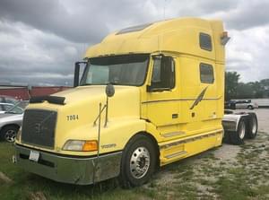 1999 Volvo VNL64T770 Image