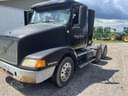 1999 Volvo VNM64T200 Image
