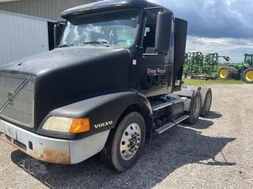 Main image Volvo VNM64T200
