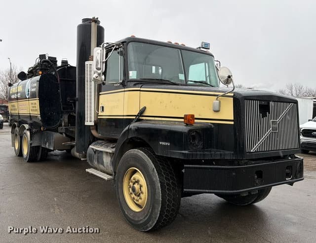 Image of Volvo WG equipment image 2