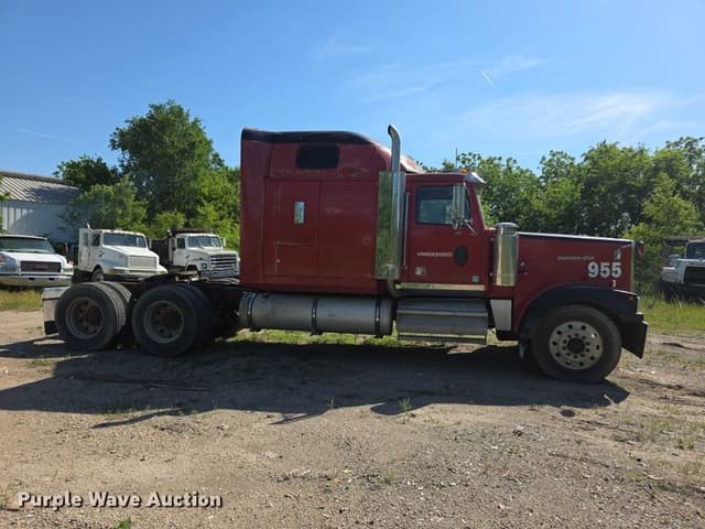 Image of Western Star 4900 equipment image 3