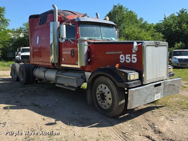 Image of Western Star 4900 equipment image 2