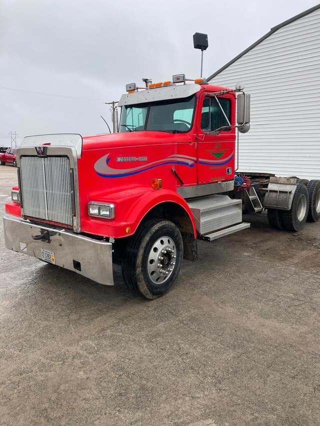 Image of Western Star 4964F equipment image 1