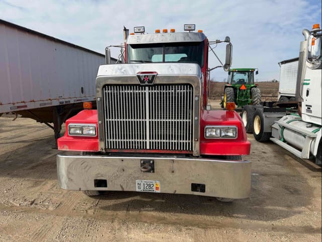 Image of Western Star 4964F equipment image 3