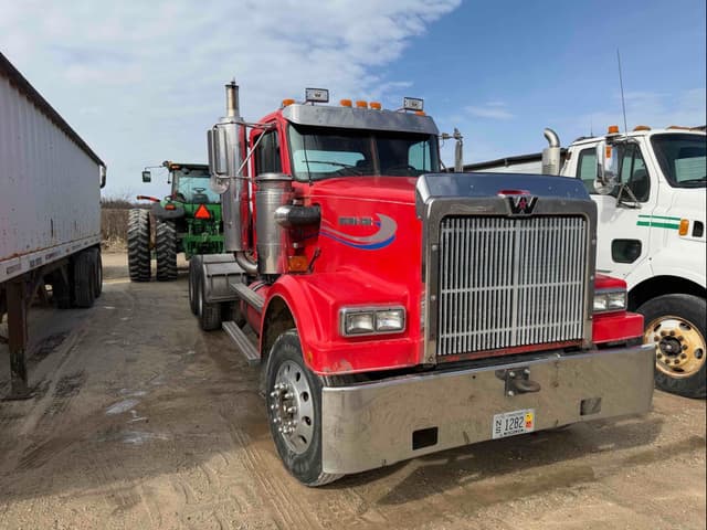 Image of Western Star 4964F equipment image 4