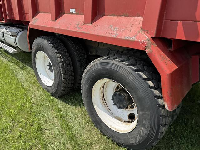 Image of Western Star 4964FX equipment image 4