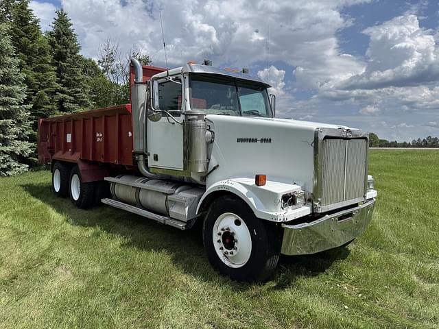 Image of Western Star 4964FX equipment image 1