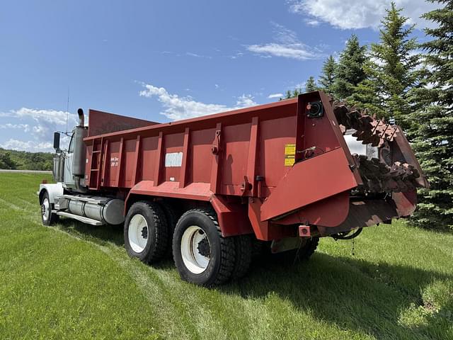 Image of Western Star 4964FX equipment image 3