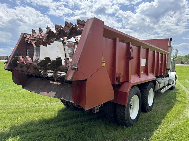 Image of Western Star 4964FX equipment image 2