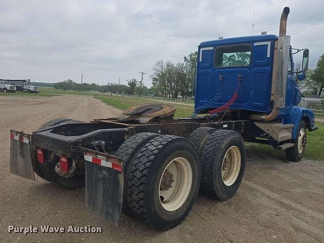 Image of Western Star 5900 equipment image 4