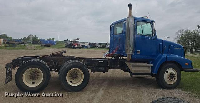 Image of Western Star 5900 equipment image 3