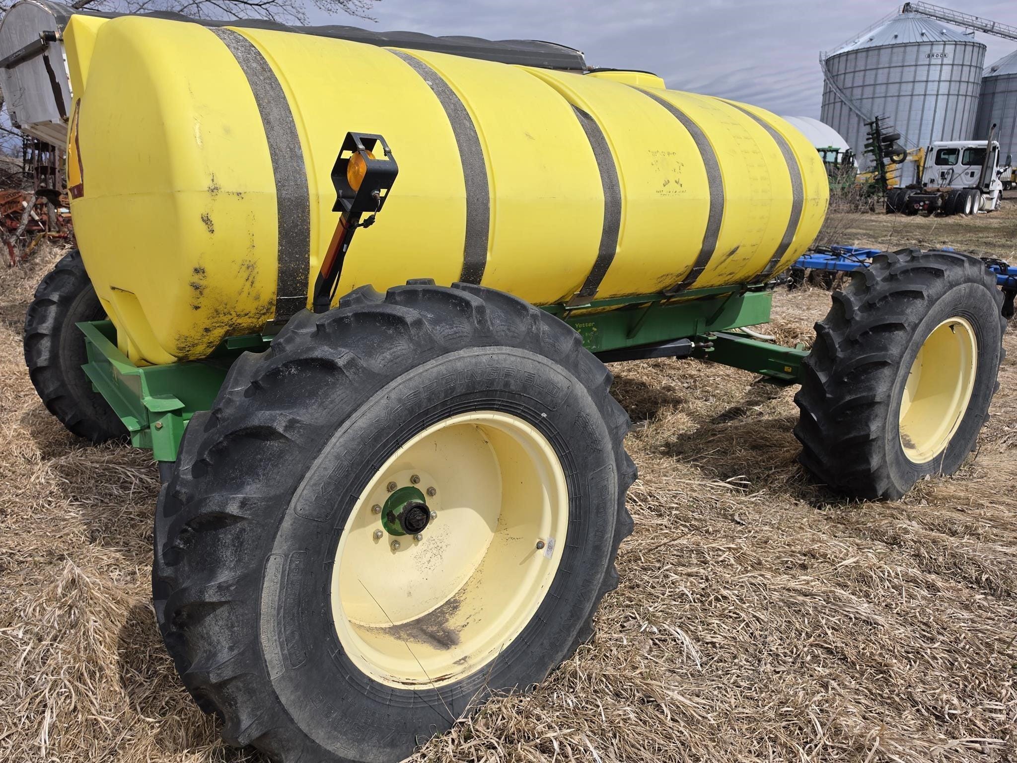 1999 Yetter 1600 Equipment Image0