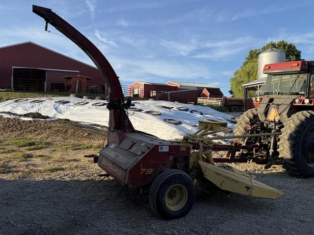 Image of New Holland 790 equipment image 2