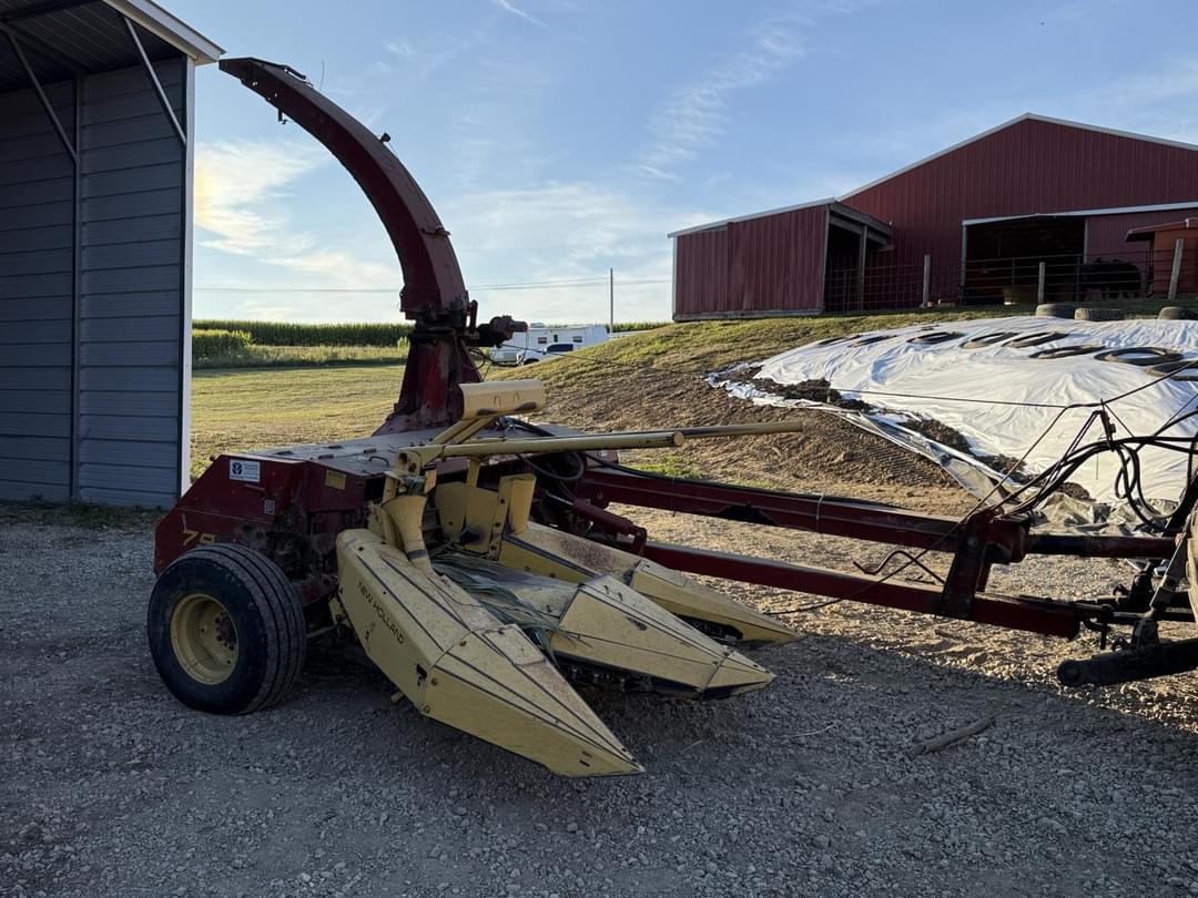 Image of New Holland 790 Primary image