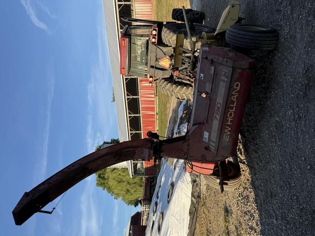 Image of New Holland 790 equipment image 3