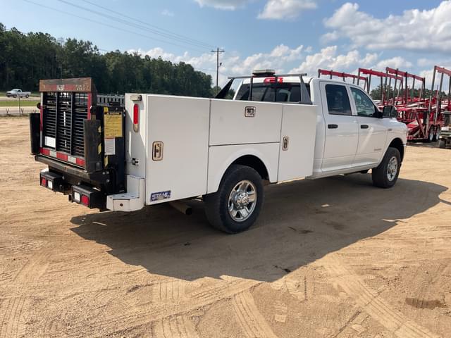 Image of Dodge Ram 3500HD equipment image 4