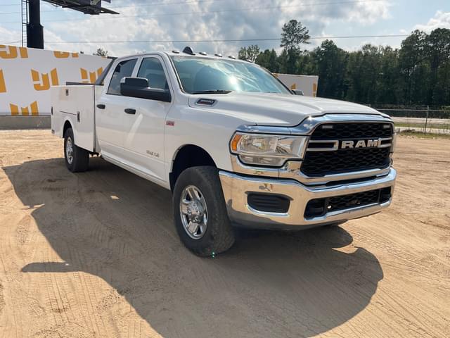 Image of Dodge Ram 3500HD equipment image 2