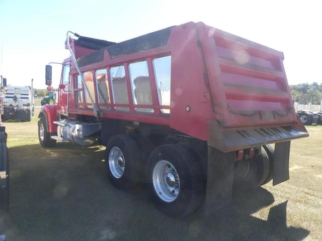 Image of Freightliner 122SD equipment image 3