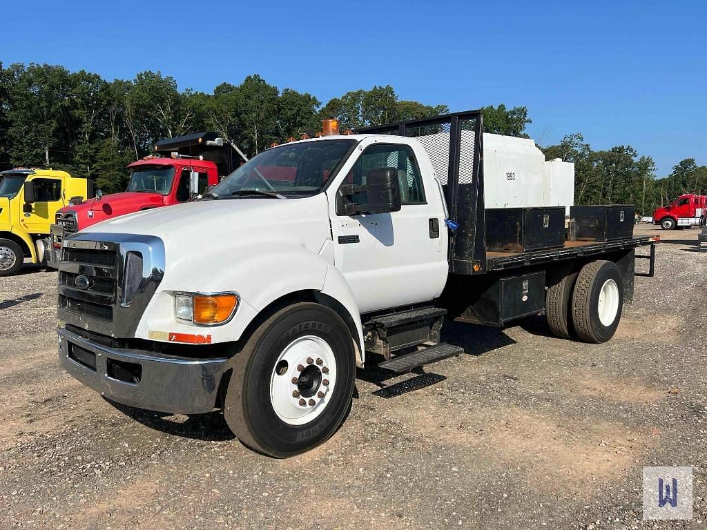 Image of Ford F-650 Primary image