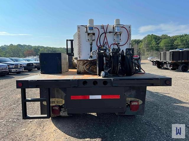 Image of Ford F-650 equipment image 4