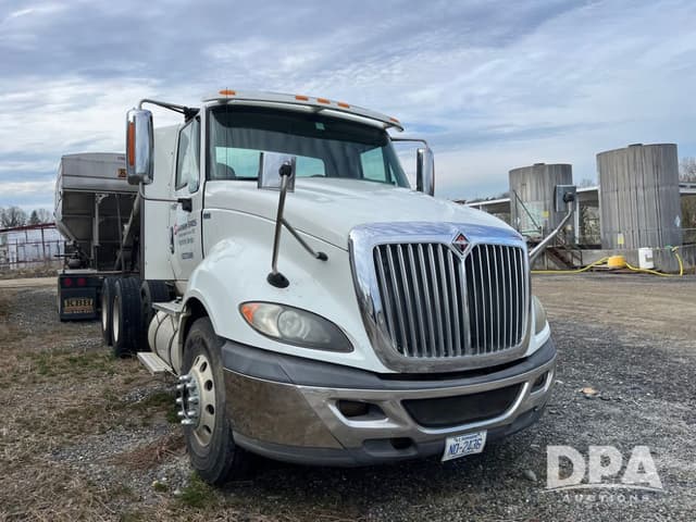 Image of International Prostar Plus equipment image 3