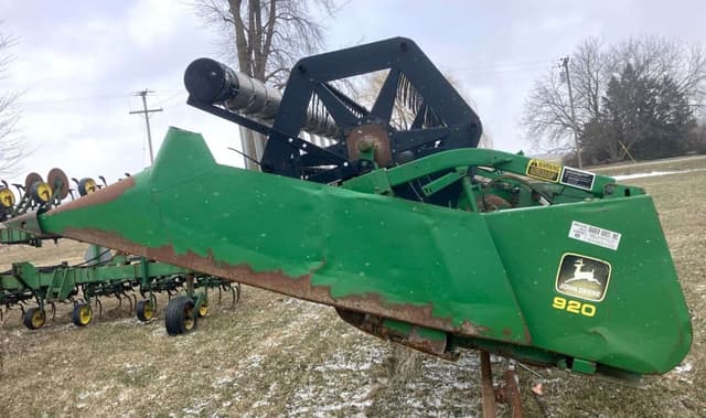 Image of John Deere 920 equipment image 1