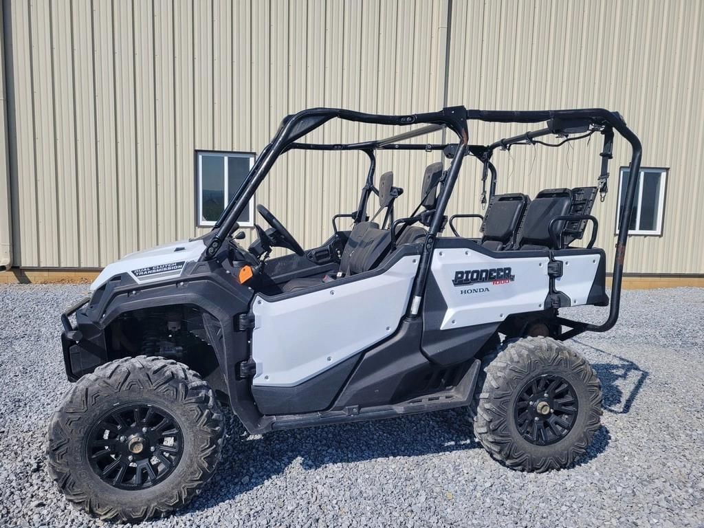 2021 Honda Pioneer 1000-5 Equipment Image0