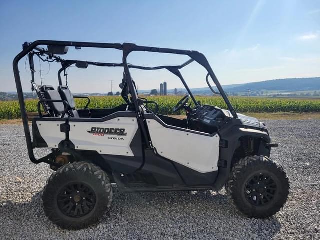 Image of Honda Pioneer 1000-5 equipment image 3