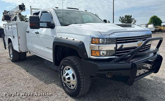 Image of Chevrolet 3500HD equipment image 2