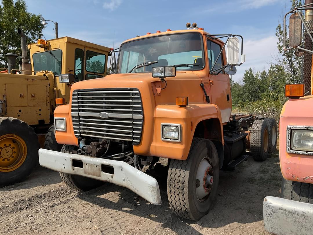 Image of Ford F-8000 Primary image