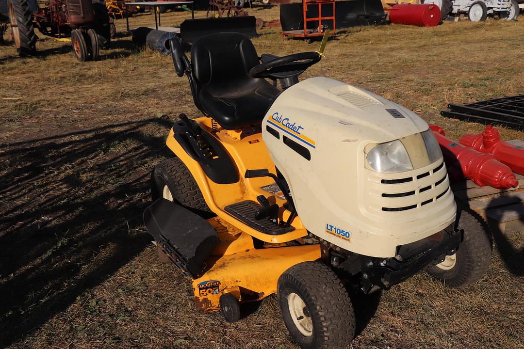 Image of Cub Cadet LT1050 Image 1