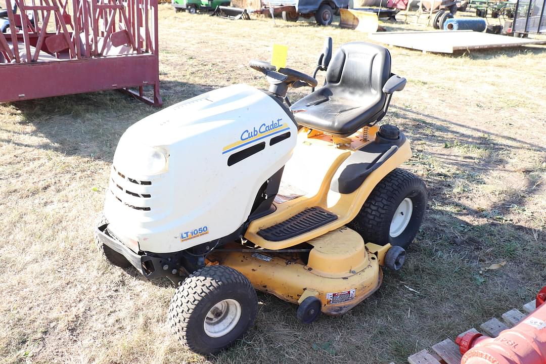 Image of Cub Cadet LT1050 Image 0