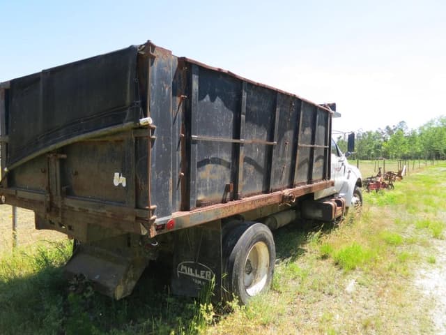 Image of Ford F-650 equipment image 4