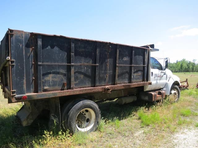 Image of Ford F-650 equipment image 3