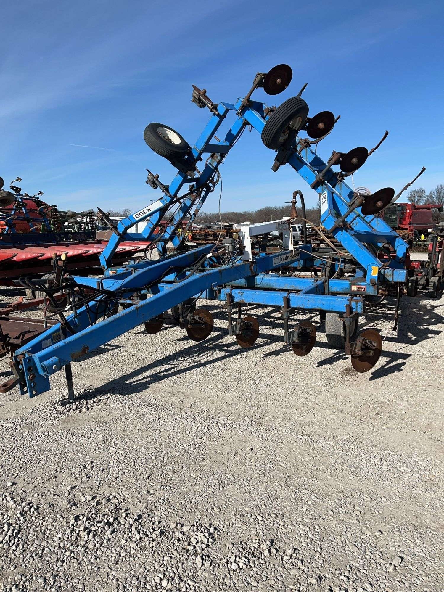 DMI 4300 Equipment Image0