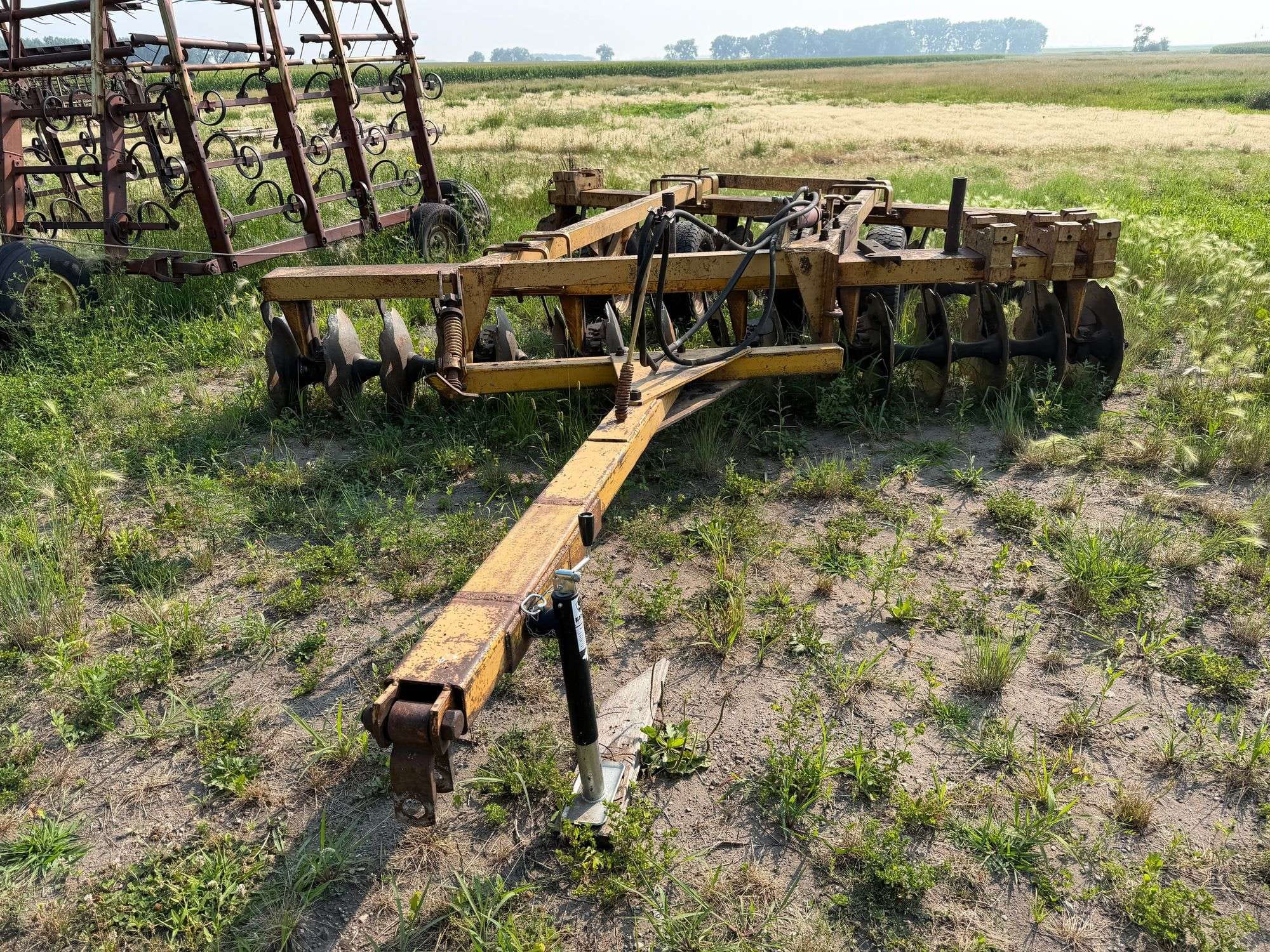 International Harvester 630 Equipment Image0