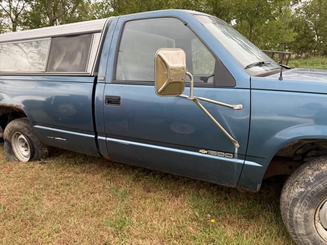 Image of Chevrolet 1500 equipment image 4