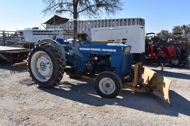 Image of Ford 4000 equipment image 1