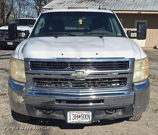 Image of Chevrolet 3500HD equipment image 1