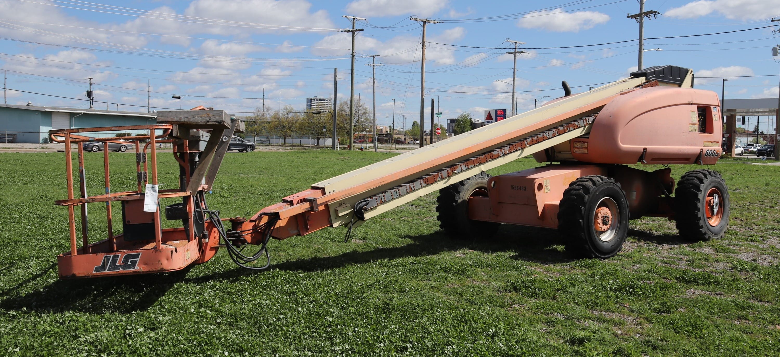 2001 JLG 600S Equipment Image0