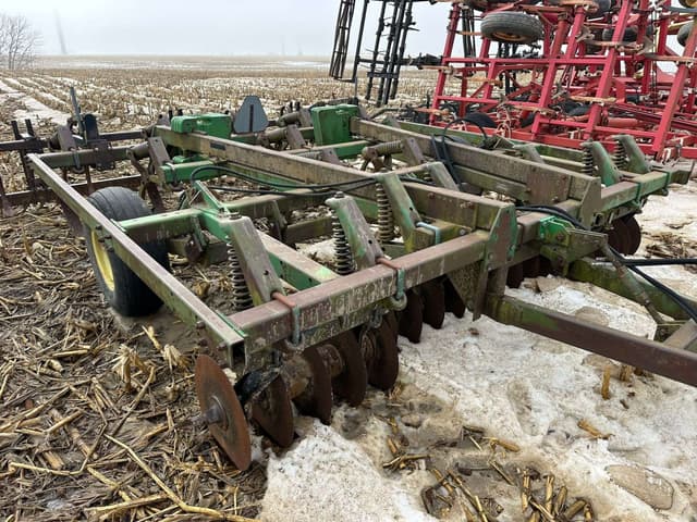 Image of John Deere 712 equipment image 2